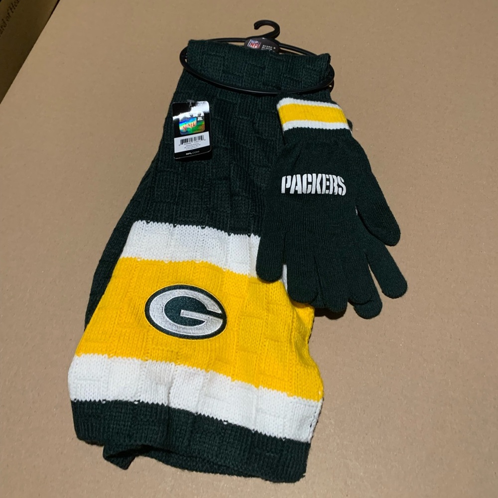 Green Bay Packers Scarf + Mittens Set